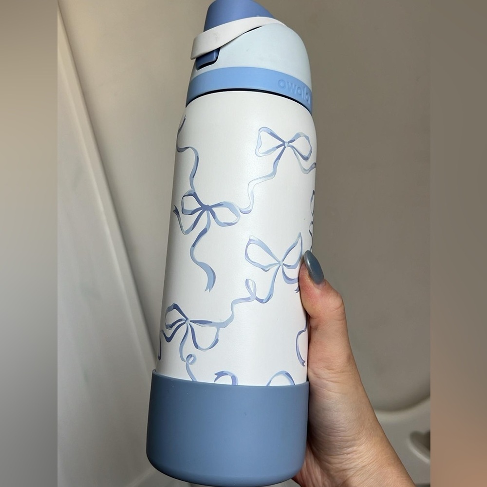 Owala x Urban Outfitters Tied and True Blue Bow Waterbottle